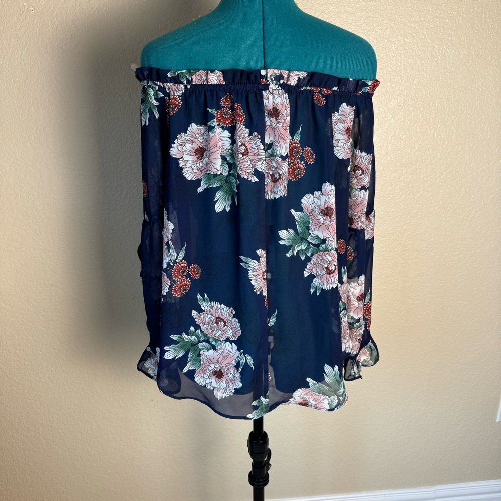 Off the Shoulder Navy Floral Flowy HiLo Sheer blouse Ruffle sleeves Size Small - Picture 3 of 6